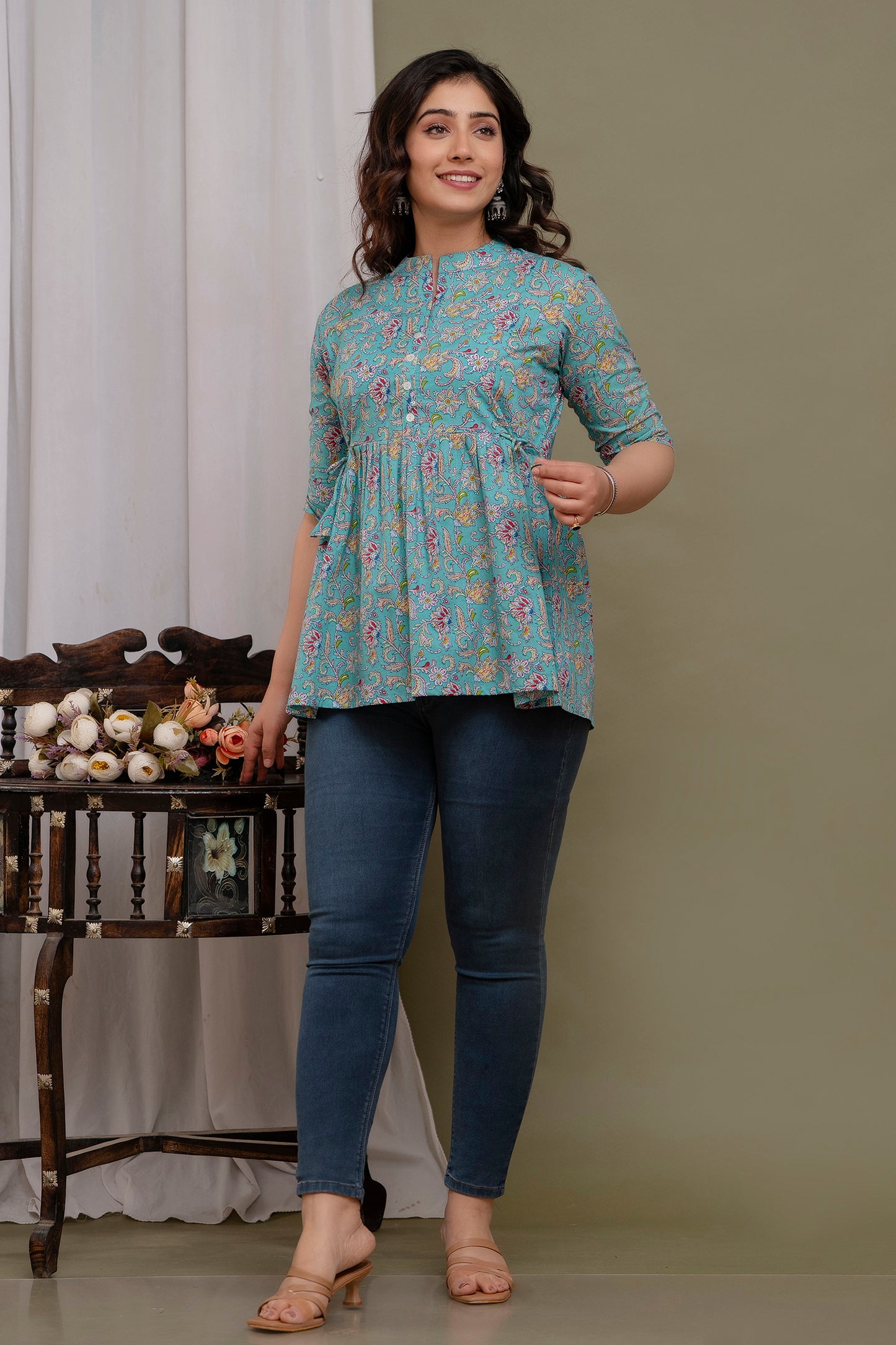 Blue blossom cotton printed top