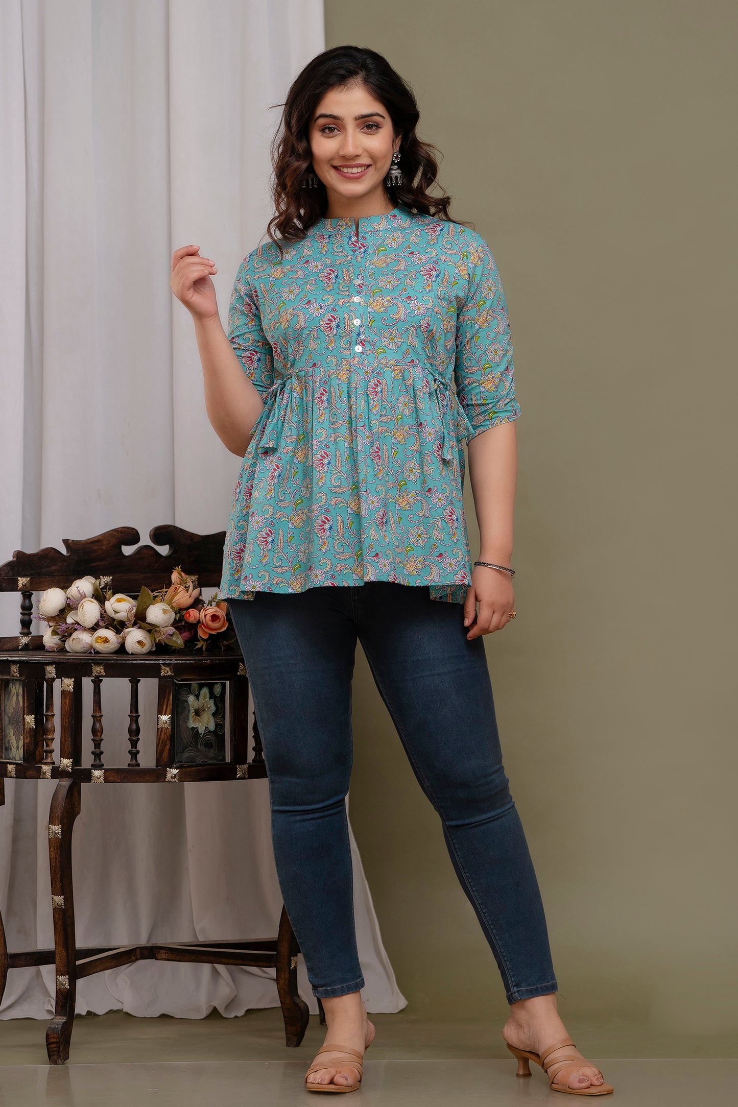 Blue blossom cotton printed top