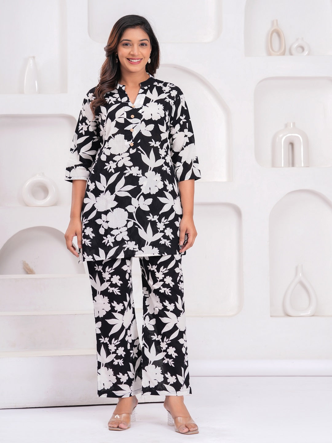 Black in white cotton cord set