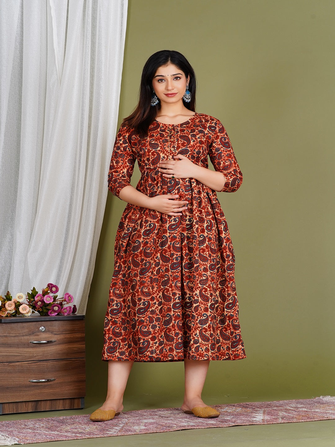 Red carry rayon maternity and feeding kurti